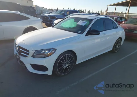 2018 Mercedes-Benz C 300 из США, поврежденный, VIN 55SWF4JB3JU239737